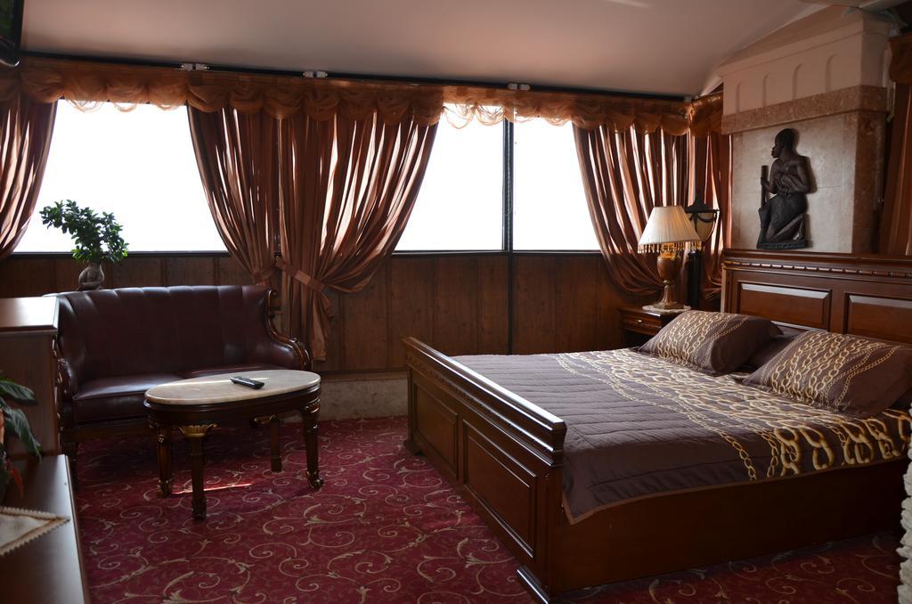 Boutique Hotel Boris Palace & Restaurant Plovdiv Ngoại thất bức ảnh
